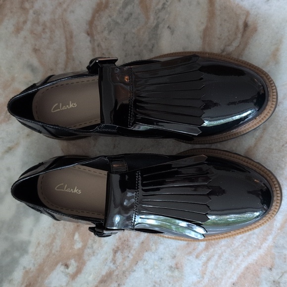 NIB Clarks Griffin Mia Black Patent Brogues Oxford Shoes US 7.5 - Picture 3 of 8